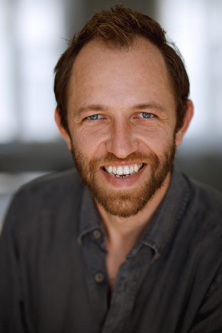 Tom Phenix — Auteur et comédien